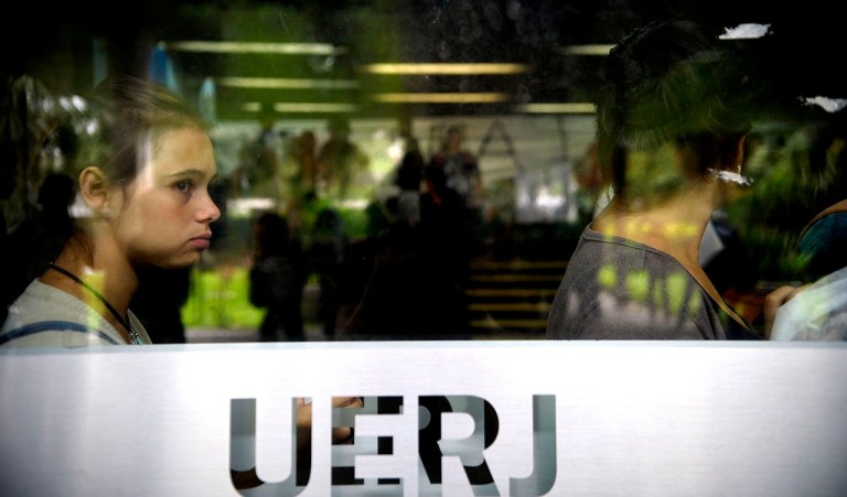 Rio de Janeiro - Alunos da Uerj ocupam o campus da universidade no Maracanã, em protesto pelo não pagamento das bolsas dos estudantes e dos salários de servidores terceirizados (Tânia Rêgo/Agência Brasil)
