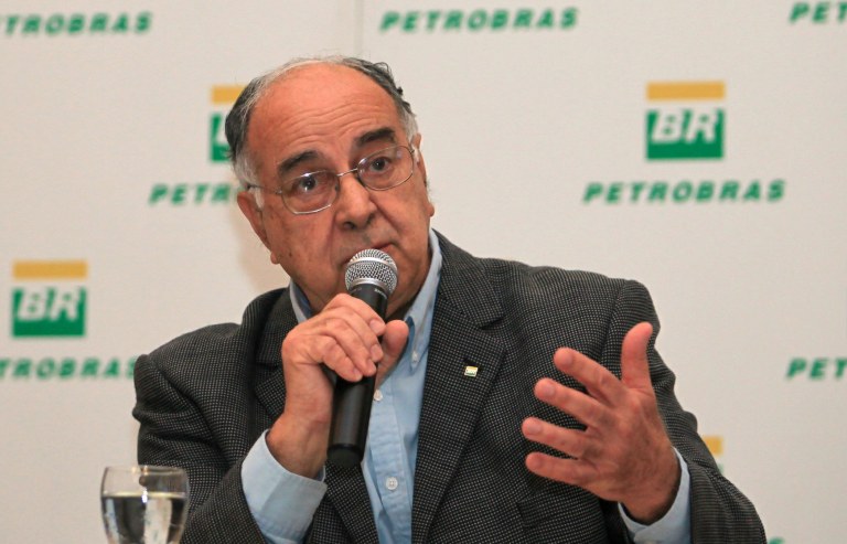 Responsável pelos trabalhos que levaram a descoberta do pré-sal pela Petrobras, o geólogo Guilherme Estrella deu uma serie de entrevistas ao 247 em julho de 2016; nos depoimentos, Estrella lembrou a postura "impecável" do governo Lula para enfrentar a política de esvaziamento da Petrobras que marcou o governo Fernando Henrique Cardoso; também diz que "petróleo não é mercado, é futuro" e, numa advertência para a tragédia que se armava contra o país, disse: "não há lugar para bonzinhos no pre-sal"; vale ler e refletir sobre os depoimentos