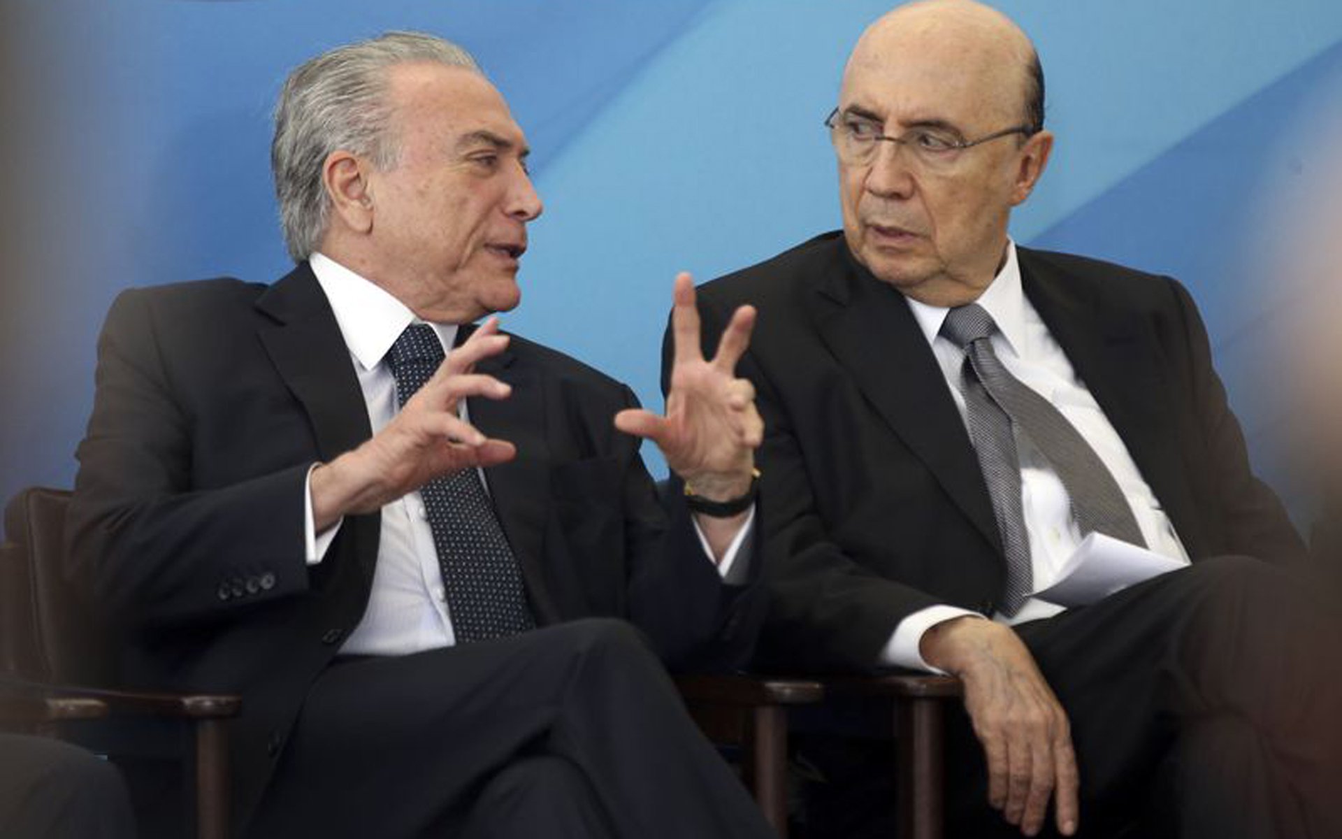 Bras�lia - O presidente Temer e o ministro da Fazenda, Henrique Meirelles participam do lan�amento do Programa BNDES Giro, que visa simplificar pela internet, a concess�o de cr�dito (Antonio Cruz/Ag�ncia Brasil)