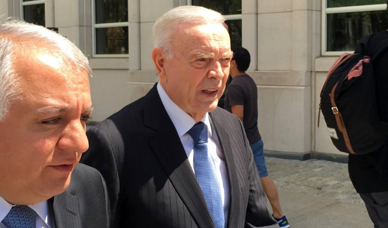 Ex-presidente da Confederação Brasileira de Futebol (CBF) José Maria Marin, visto do lado de fora do tribunal federal do Brooklyn, em Nova York 03/08/2016 REUTERS/Nate Raymond