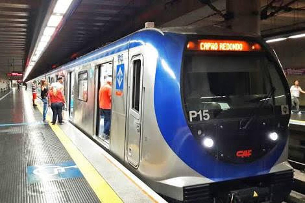A Estação Eucaliptos do Metrô de São Paulo foi prometida para janeiro, mas fontes do Governo Alckmin dizem que a entrega atrasou novamente; Outras três estações estão previstas para fevereiro, mas como a Moema está com obras muito inacabadas, a previsão é de mais atrasos