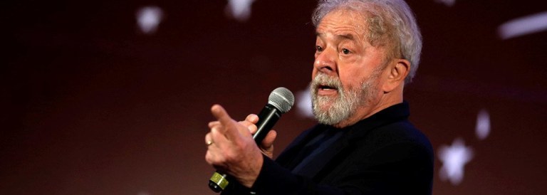 Inventaram qualquer coisa contra os advogados de Lula para investigá-los por advogarem para a Fecomércio do Rio de Janeiro. A acusação: foram os advogados que mais prestaram serviço a uma instituição que, ao que se sabe, nunca esteve na ilegalidade e, portanto, tem direito de contratar advogados