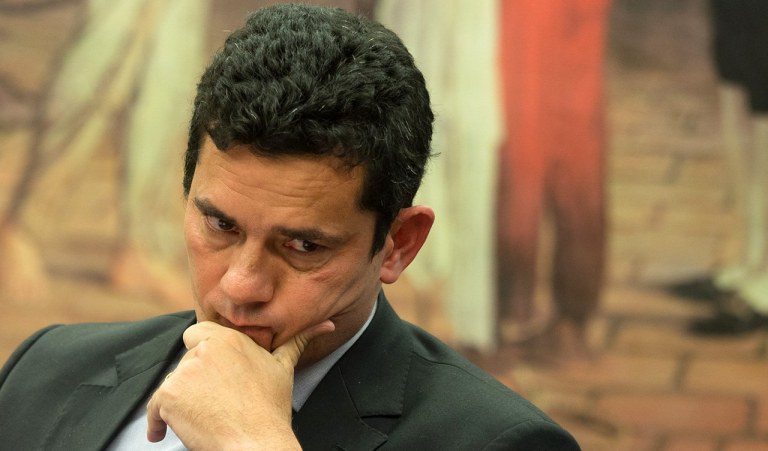 Sérgio Moro, que recebe auxílio-moradia, agora quer punir Lula pelo pedalinho