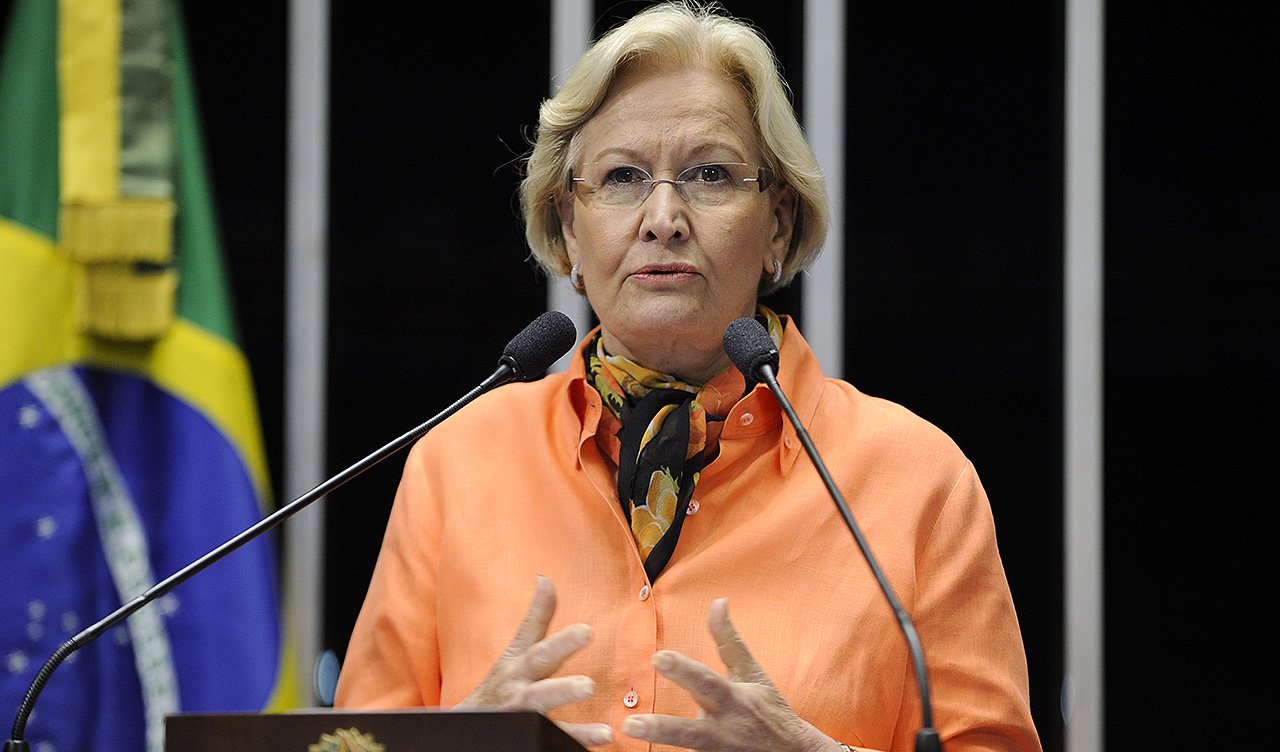 Plenário do Senado durante sessão deliberativa extraordinária.
Em discurso, senadora Ana Amélia (PP-RS).
Foto: Marcos Oliveira/Agência Senado