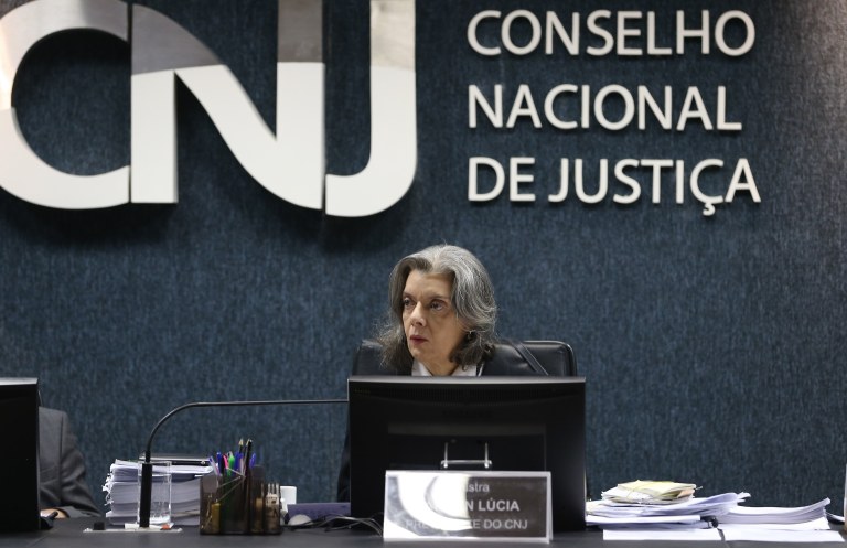 A ministra Cármen Lúcia comanda a primeira reunião do Conselho Nacional de Justiça (CNJ)
