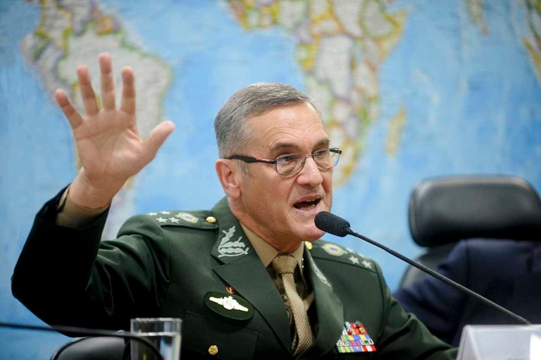 Intervenção militar no STF?