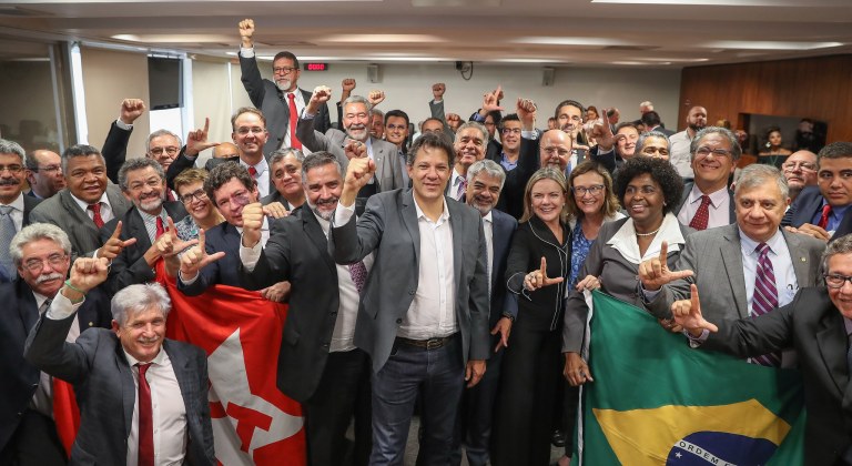 Travessia no mar revolto
