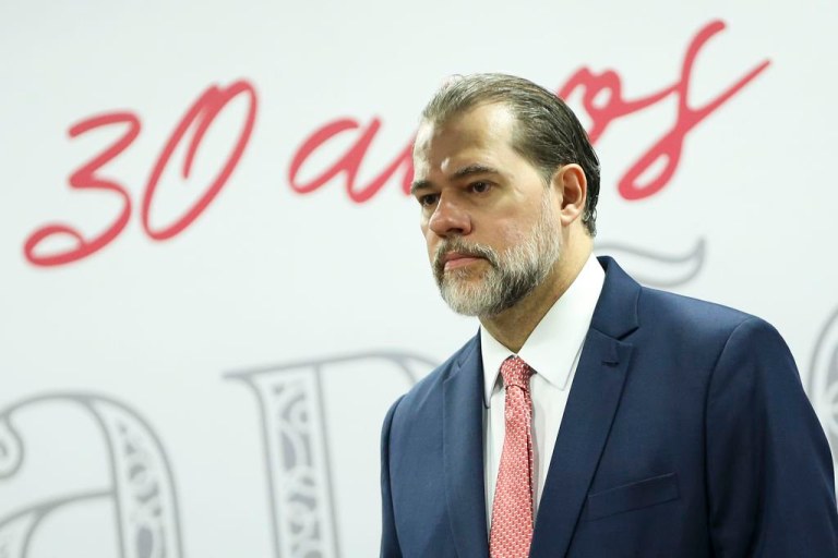 Toffoli e a tutela militar