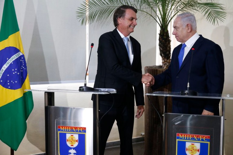 Bibi e Jajá: a confraria dos párias