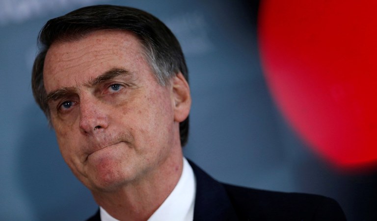 Para esconder trombadas na economia, Bolsonaro vai ao Twitter chutar Haddad
