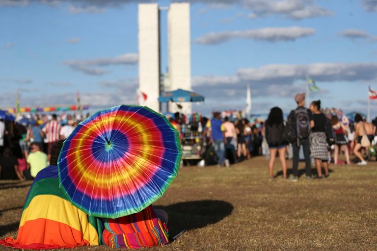 Criminalizar LGBTfobia é réstia de luz nas trevas que encobrem o Brasil