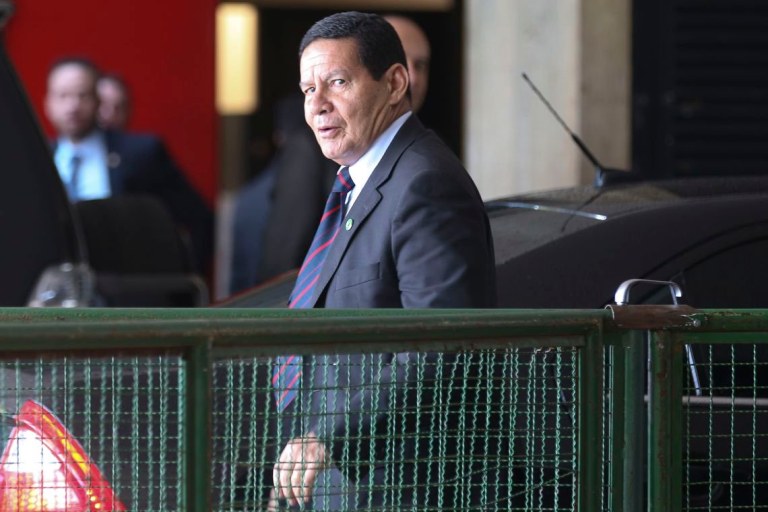 Até quando Mourão será o intérprete de Bolsonaro?