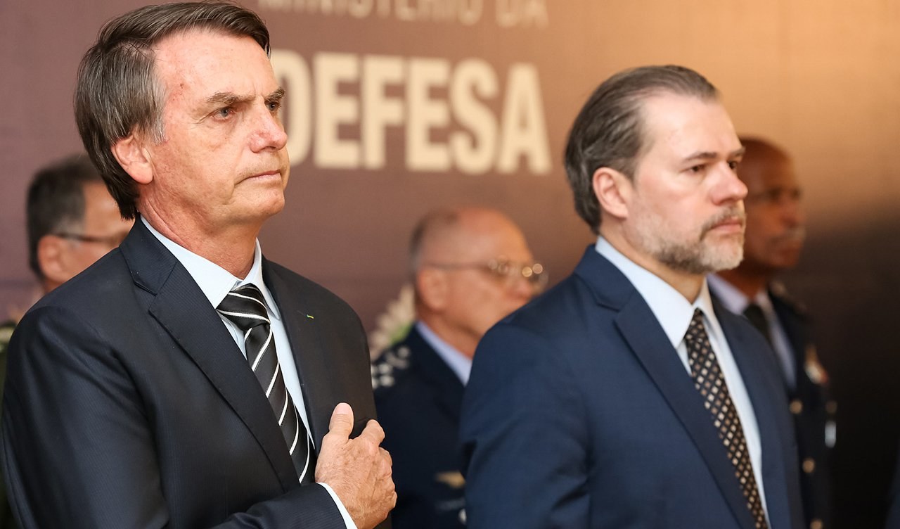 De onde brotam tantos “analistas políticos”? Como são criados? Onde vivem?