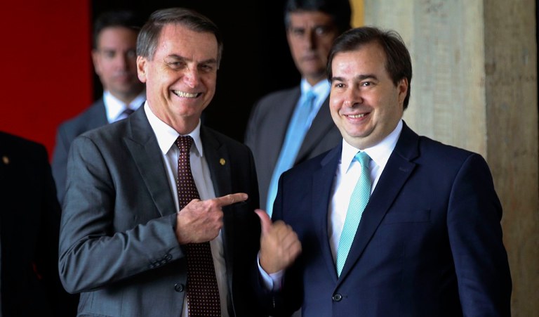 Chega! Entramos no 5º mês de boçalnarismo: Ninguém vai segurar esse trem-fantasma?