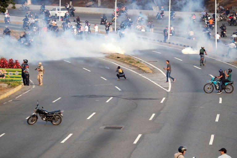 Previdência, desemprego e Venezuela no padrão de manipulação da tevê