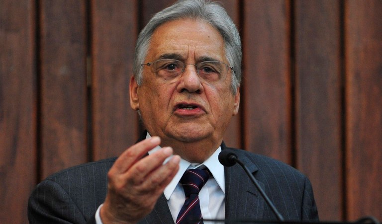 FHC diz que país vive 'momento de transição perigoso'