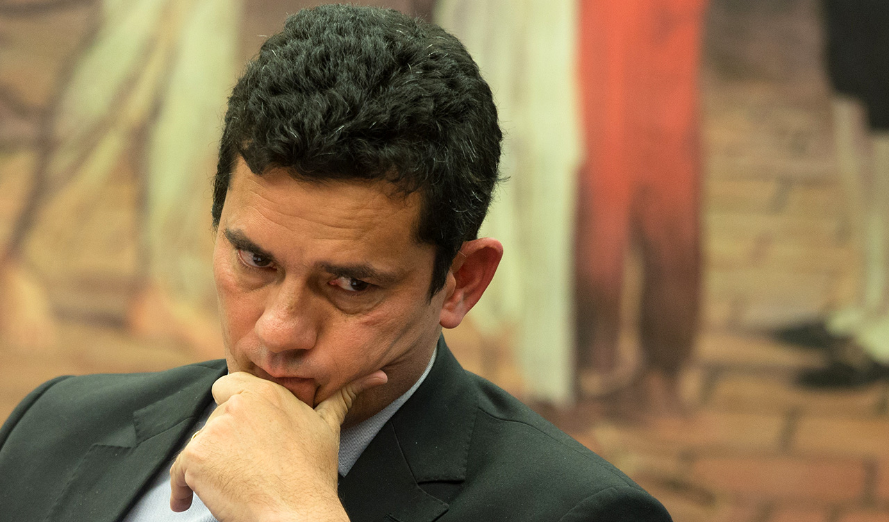 Sérgio Moro, que recebe auxílio-moradia, agora quer punir Lula pelo pedalinho