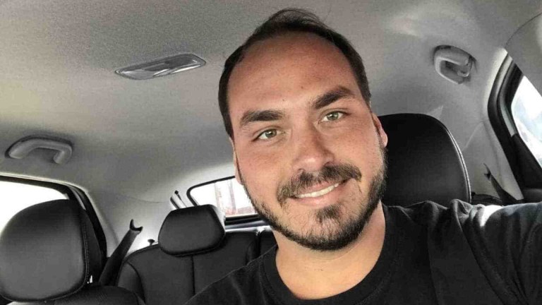 Vereador Carlos Bolsonaro em foto postada em suas redes sociais