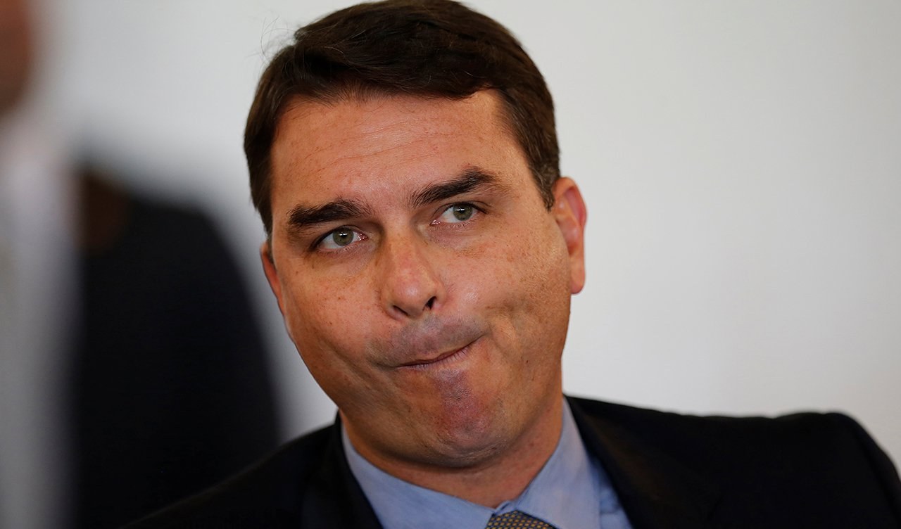 Internautas criam abaixo-assinado pela cassação de Flávio Bolsonaro