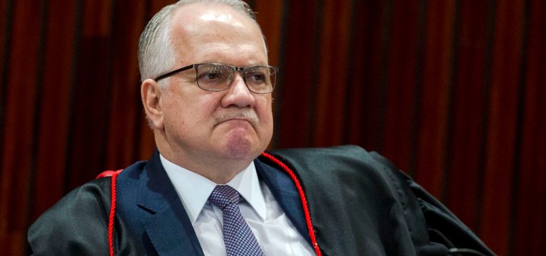 BrasÃlia: O ministro do Tribunal Superior Eleitoral (TSE), Edson Fachin, durante sessão plenária para análise de embargos de declaração em representação, recursos ordinários e recursos especiais eleitorais referentes à s Eleições 2018. (Foto: Marcelo Camargo/Agência Brasil)