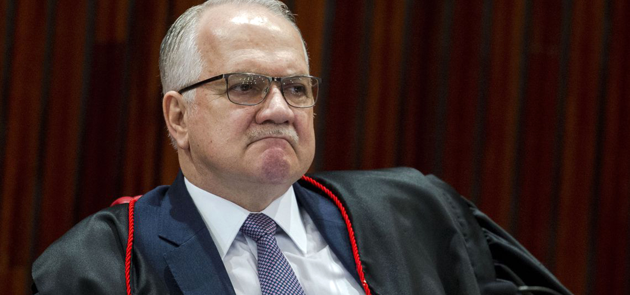 BrasÃlia: O ministro do Tribunal Superior Eleitoral (TSE), Edson Fachin, durante sessão plenária para análise de embargos de declaração em representação, recursos ordinários e recursos especiais eleitorais referentes à s Eleições 2018. (Foto: Marcelo Camargo/Agência Brasil)