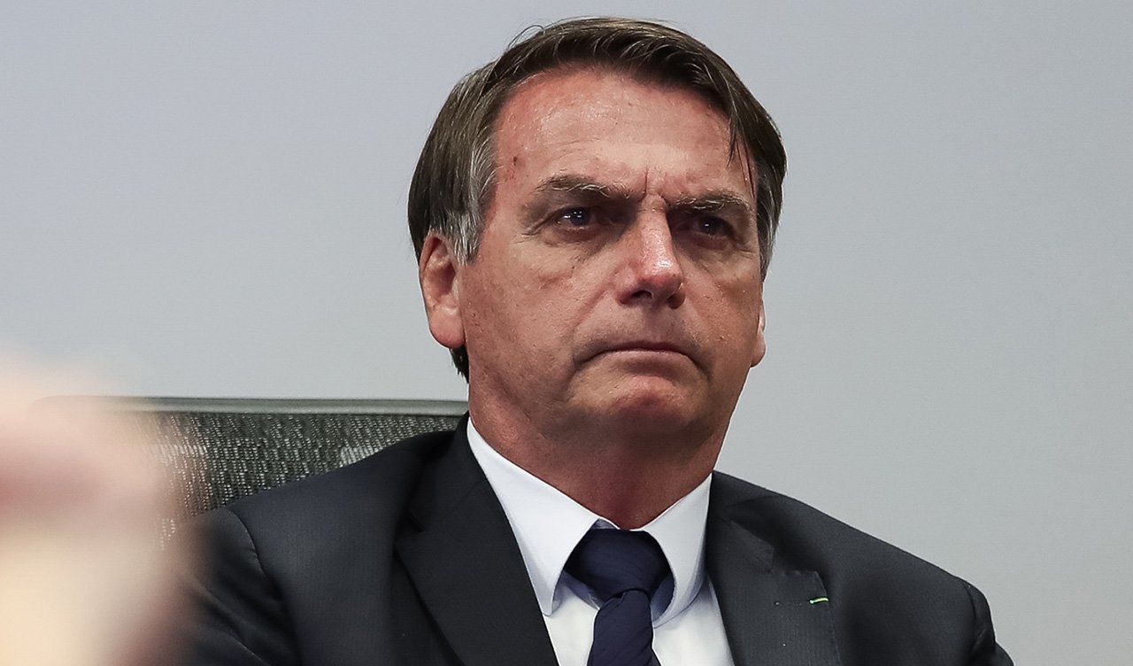 Bolsonaro assume opção contra o regime democrático