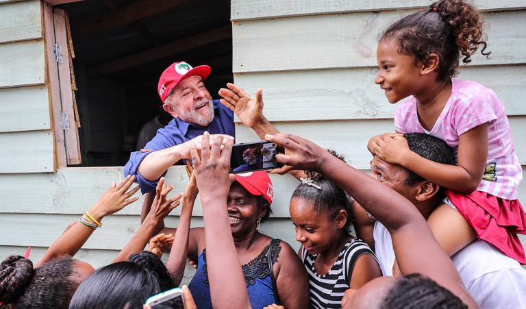 Lula cresce mesmo sem ir a debates