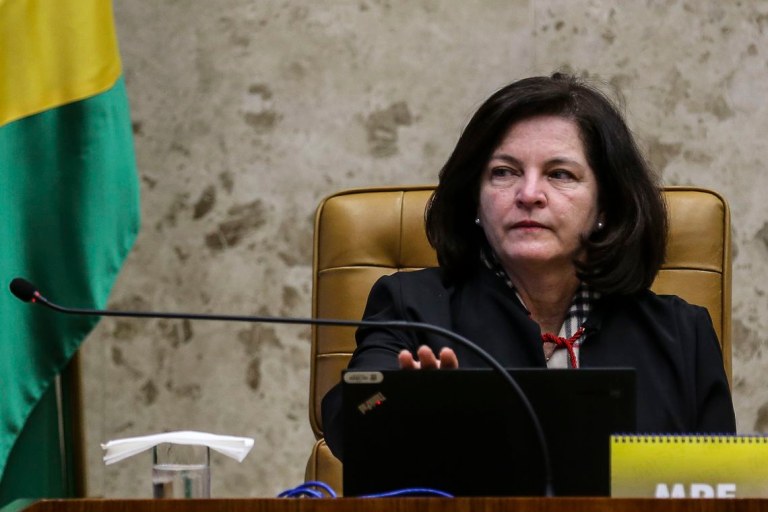Dodge: o golpe veste beca e tem olhos azuis