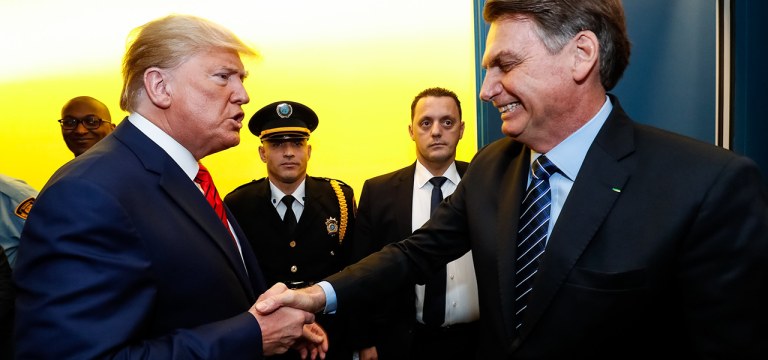 Bolsonaro passa 17 segundos com Trump em NY