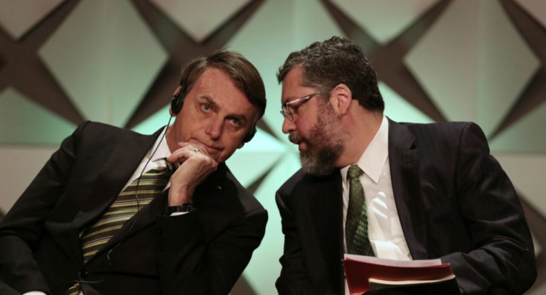 Bolsonaro e Ernesto Araújo