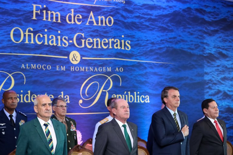 Jair Bolsonaro em almoço com militares
