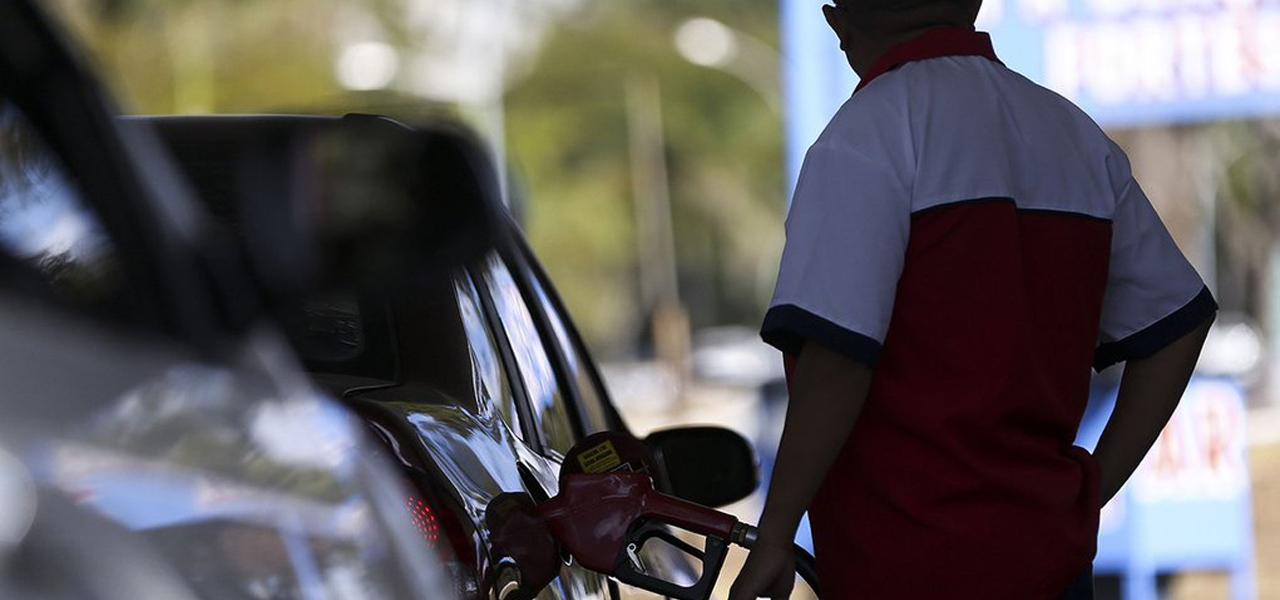 Petrobras aumenta gasolina em 5,6% e preço dispara com Bolsonaro