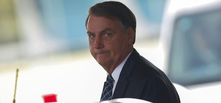 Jair Bolsonaro deixa Palácio da Alvorada