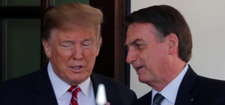 Trump trata Brasil como cobaia e estimula Bolsonaro a prosseguir com discurso da cloroquina
