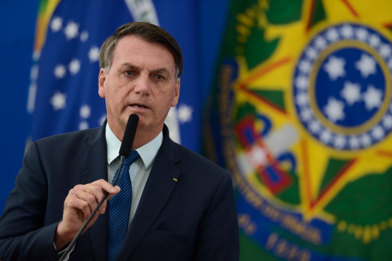 O presidente da República, Jair Bolsonaro, durante solenidade de posse do novo ministro da Saúde, Nelson Teich, no Palácio do Planalto