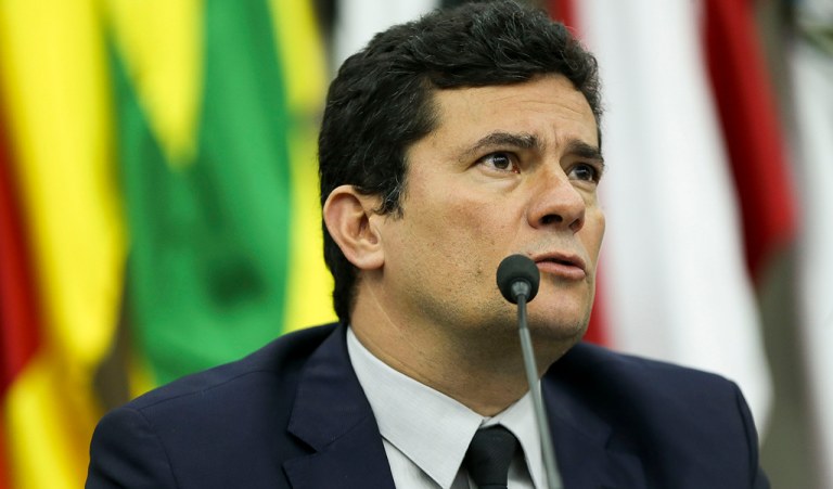 Ave, César, os que vão morrer te saúdam!
