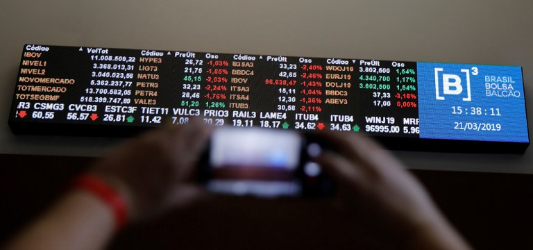 Ibovespa sobe nos primeiros negócios com viés externo favorável