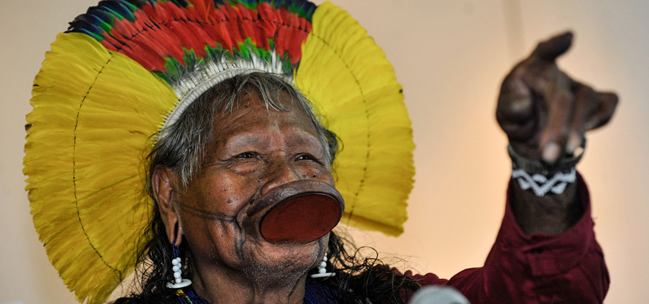 O cacique Raoni Metuktire, de 89 anos, líder da etnia Kayapó, estava internado em um hospital de Colíder, a 648 km de Cuiabá. 18 de julho de 2020