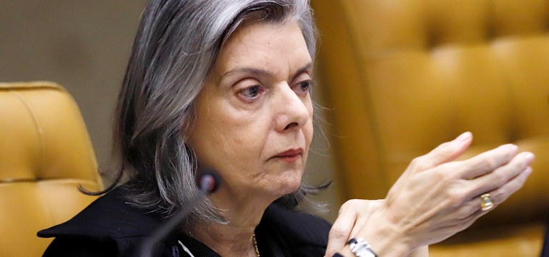 Ministra Cármen Lúcia durante sessão extraordinária. (12/03/2020)