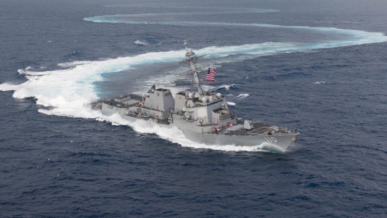 Navio de guerra dos EUA se aproxima da Venezuela sob pretexto de combater narcotráfico