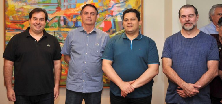 Maia, Bolsonaro, Davi Alcolumbre e Dias Toffoli discutiram reforma da Previdência em reunião realizada em março