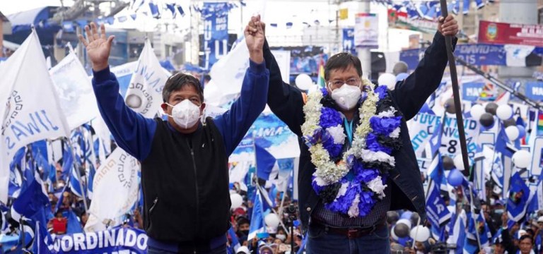 Bolívia – Festa da vitória do presidente eleito, Luís Arce, do MAS (partido de Evo Morales). 19 de outubro de 2020