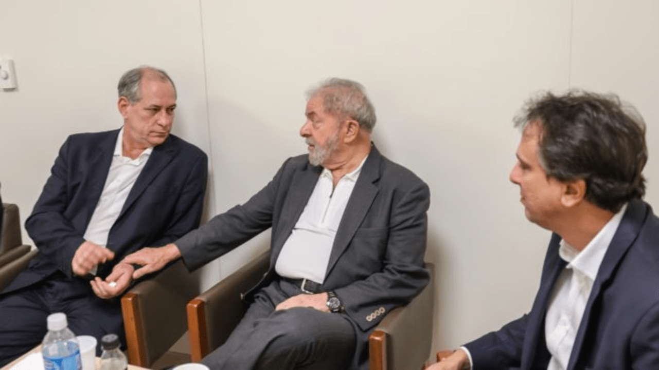 Ex-presidente Lula recebe vista de Ciro Gomes e do governador do Ceará, Camilo Santana (PT-CE), no hospital Sírio-Libanês, onde está internada a ex-primeira-dama Marisa Letícia 03/02/2017 - São Paulo- SP