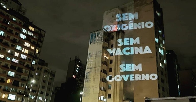 Imagem projetada no Minhocão, São Paulo