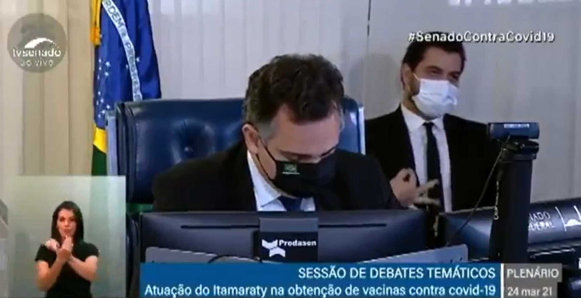 Assessor de Bolsonaro, Filipe Martins faz gesto supremacista