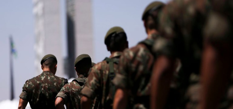 Preparativos finais para o desfile de 7 de Setembro, na Esplanada dos Minist鲩os.