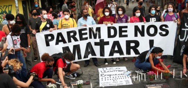 Moradores do Jacarezinho (RJ) criticam chacina que matou 28 pessoas