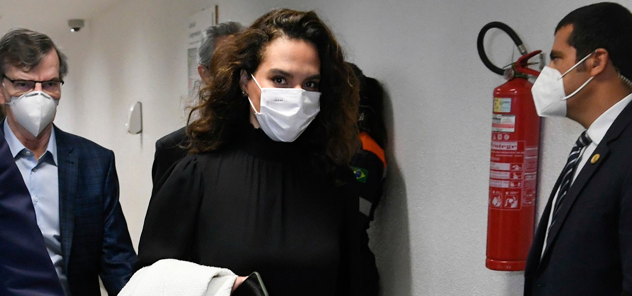 Médica Luana Araújo