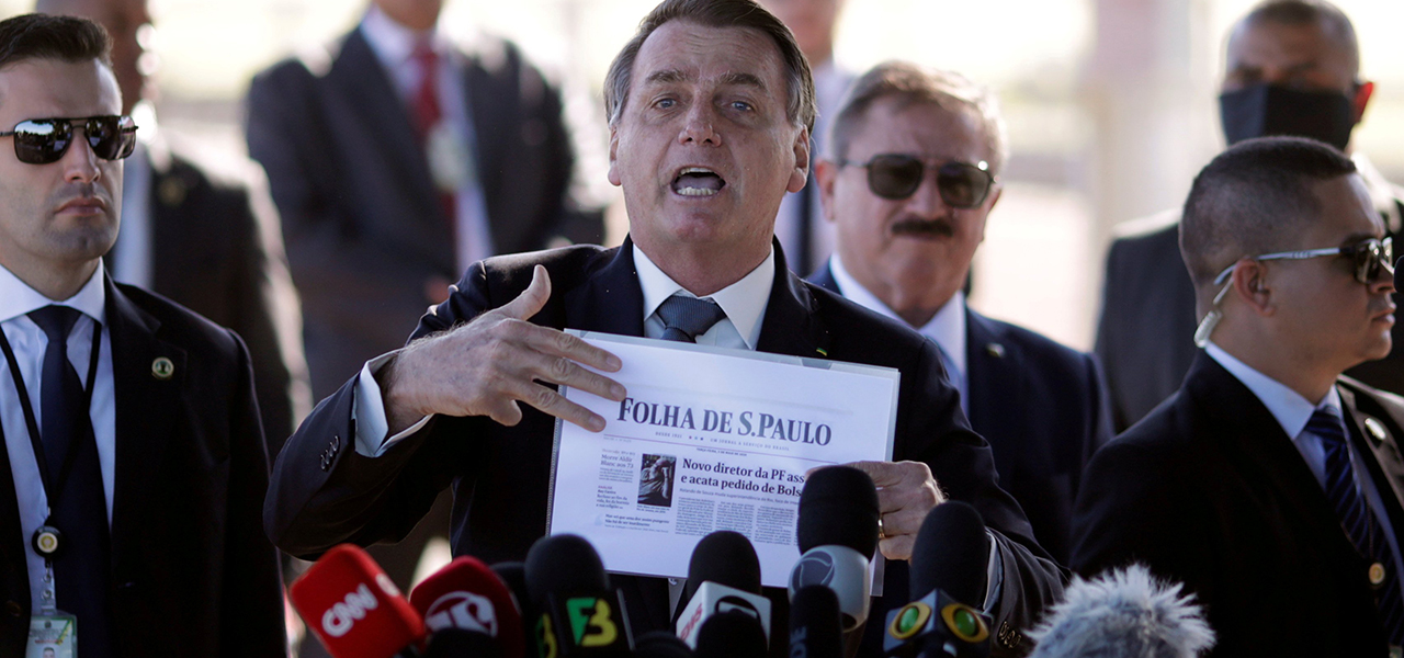 Bolsonaro manda jornalistas calarem a boca (05.05.20)
