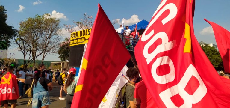 Ato contra Jair Bolsonaro reuniu o MBL e partidos como o PCdoB
